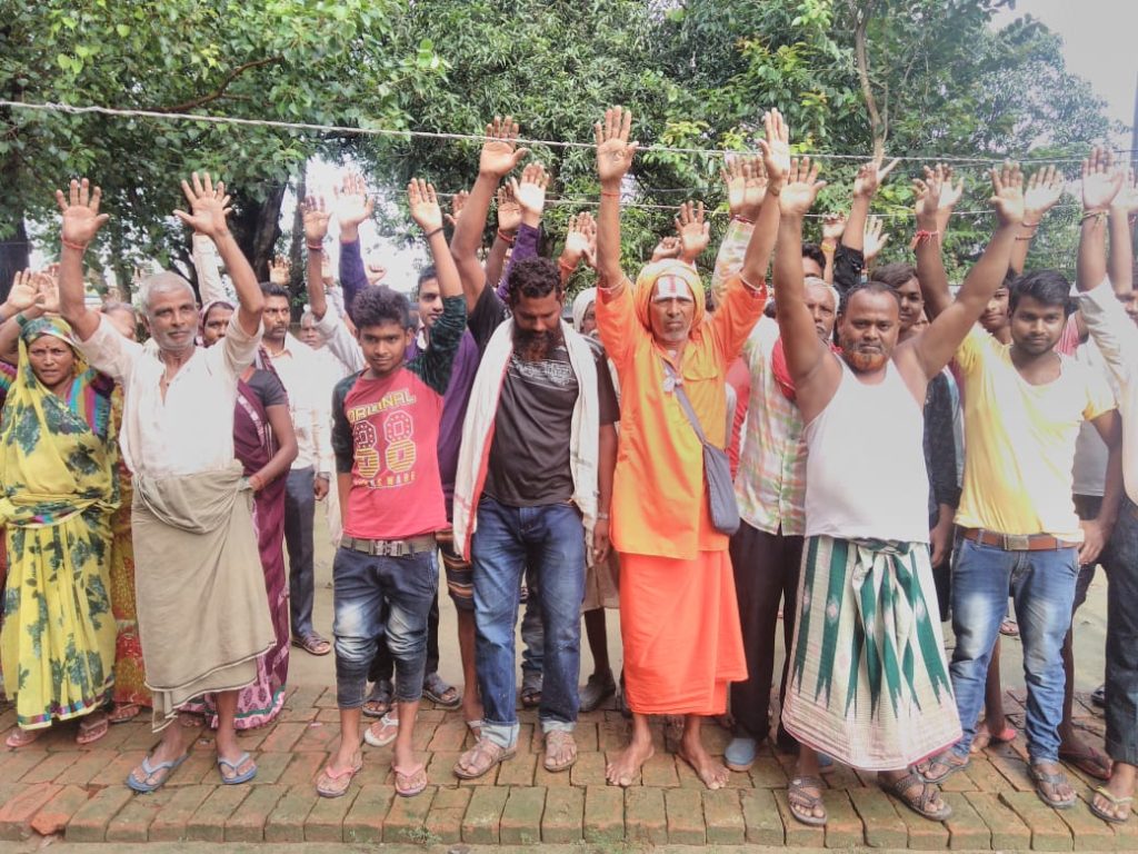 हियुवा के खिलाफ ग्रामीणों ने खोला मोर्चा, सांप्रदायिक तनाव फैलाने की कोशिश का आरोप