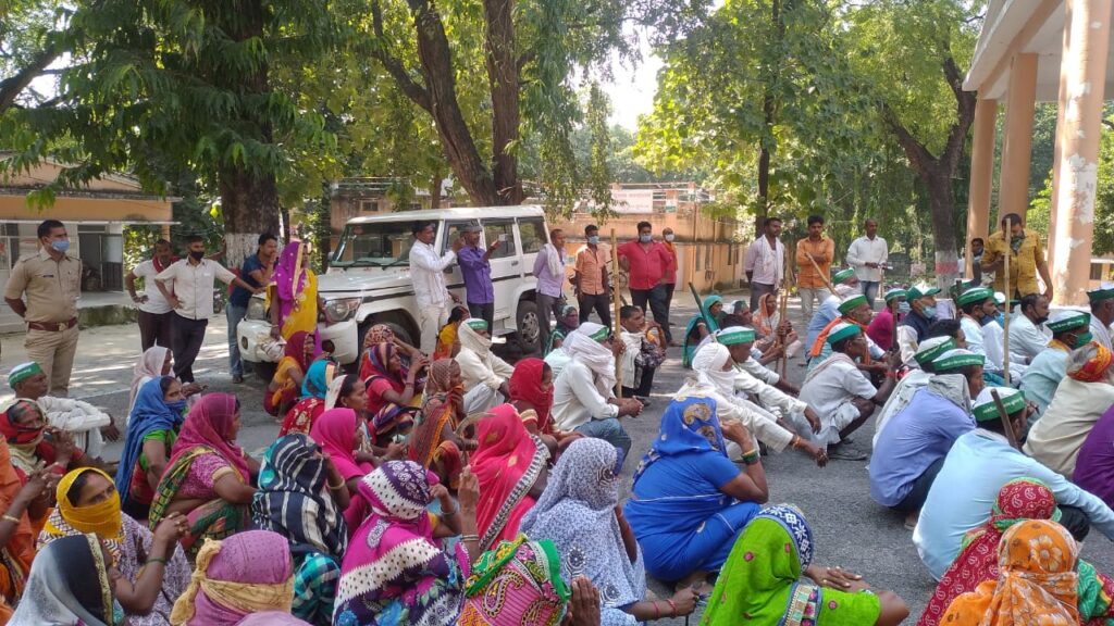 बहराइच: कृषि कानून को लेकर किसान यूनियन का विशाल धरना प्रदर्शन संपन्न