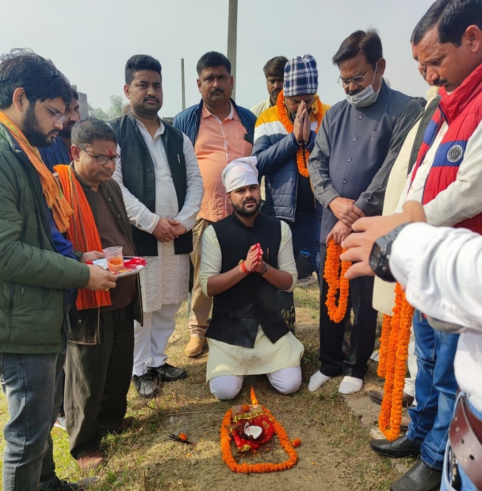 सोनौली: शिवम त्रिपाठी ने किया स्वच्छ पेयजल के लिए मिनी ट्यूबवेल प्लांट का शिलान्यास