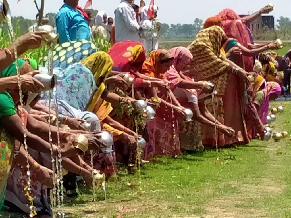 लक्ष्मीपुर:ग्रामदेवी की तिशाला पूजा में कोरोना खात्मे की लोगो ने की विनती