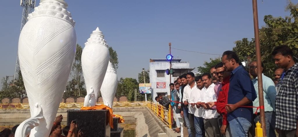 नौतनवां: त्रिशंकु शंख देखने दूर-दराज से छट्ठ घाट पर उमड़ा हुजूम---गुड्डू खान