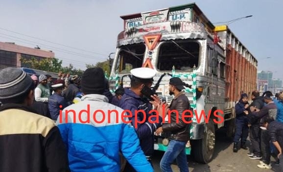 नेपाल-भैरहवां, भारतीय ट्रक की ठोकर से एक की मौत, उग्र लोगो ने किया तोड़ फोड़