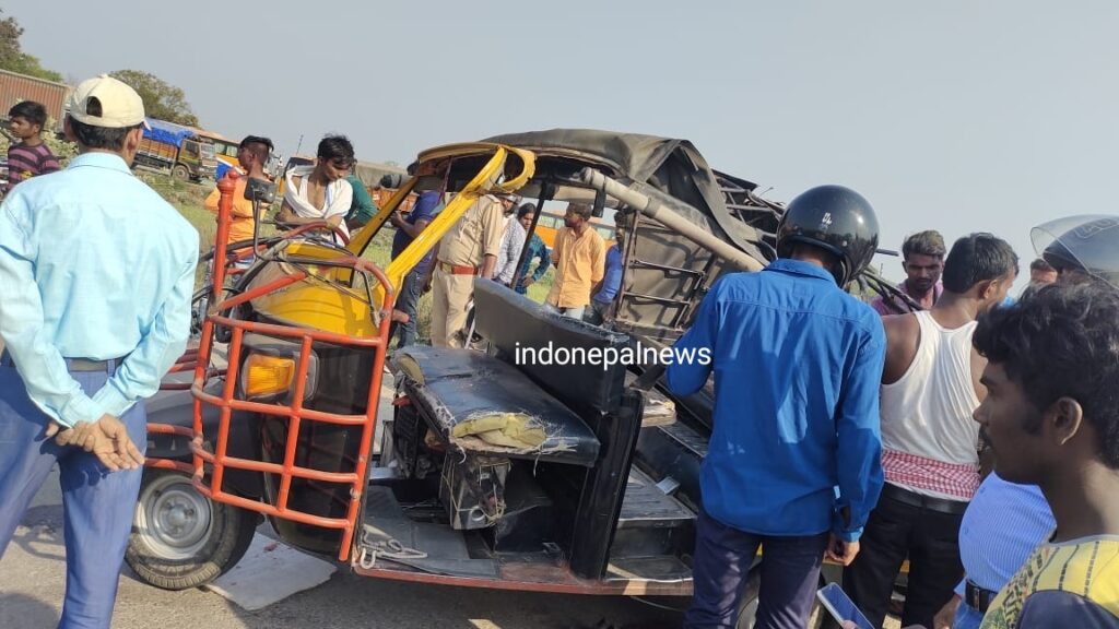 सोनौली - टेंपो और ट्रक की भिड़ंत में दो की मौत तीन घायल, रतनपुर में हो रहा है इलाज