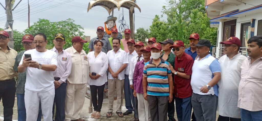 कारगिल के वीर सपूतों को चेयरमैन नौतनवा गुड्डू खान ने दी श्रद्धांजलि