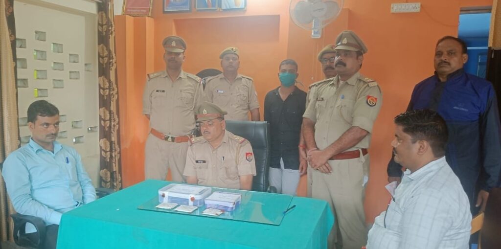 महाराजगंज- पुलिस मुठभेड़ में जनपद में पुलिस का सरदर्द बना अपराधी गिरफ्तार