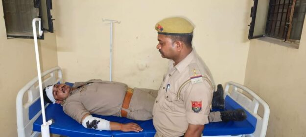 पुलिस और बदमाशों के बीच मुठभेड़, बदमाश को लगी गोली, एक सिपाही घायल