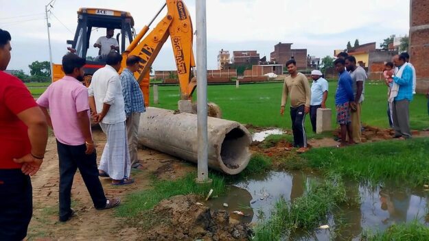 चेयरमैन पहुंचे घनश्याम नगर, जल निकासी का जाना हाल, किया समाधान