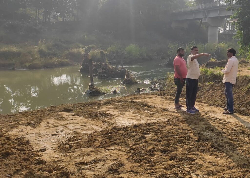 अध्यक्ष नौतनवा बृजेश मणि ने प्रतिमा विसर्जन स्थल का किया अवलोकन,पालिका कर्मियों को दिए निर्देश