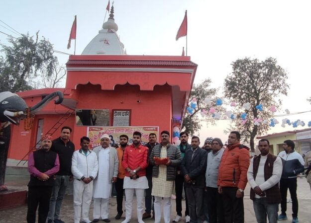 विधायक नौतनवा ऋषि त्रिपाठी ने क्षेत्र भ्रमणकर नववर्ष की दी शुभकामनाएं