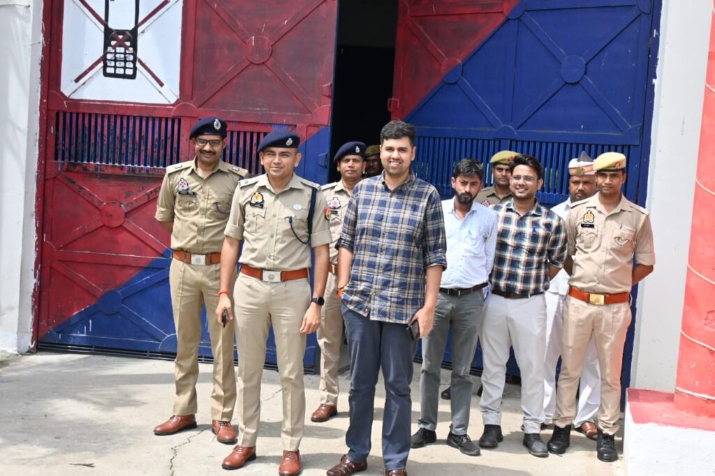 जिलाधिकारी और पुलिस अधीक्षक महराजगंज ने जिला कारागार का किया निरीक्षण