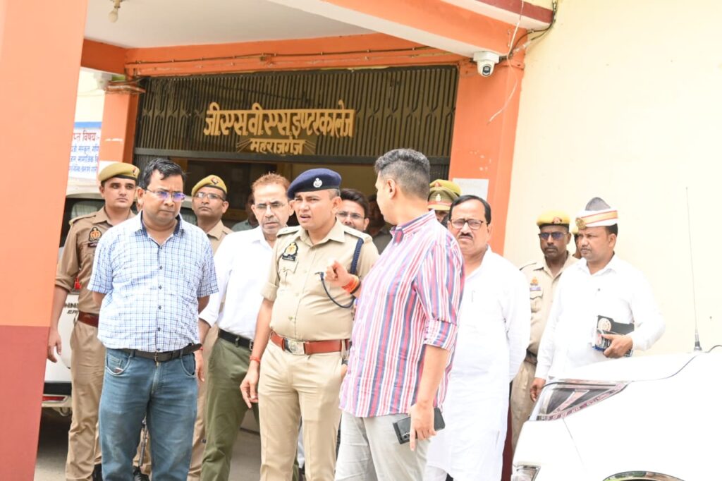 उत्तर प्रदेश पुलिस भर्ती परीक्षा 2024: डीएम और एसपी ने परीक्षा केन्द्रों का किया निरीक्षण