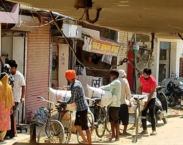 सोनौली बॉर्डर: वाहनों का जाम और तस्करी बनी चौकी प्रभारी के लिए बड़ी चुनौती